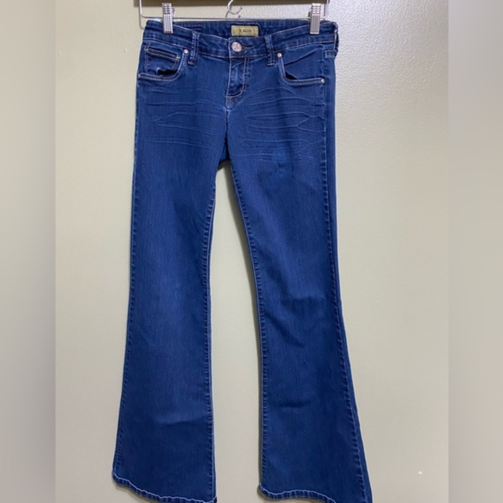 Low Rise Flare STS Blue Jeans,‎ Size 25
